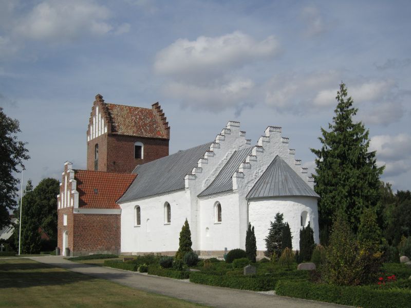 Auning kirke .JPG